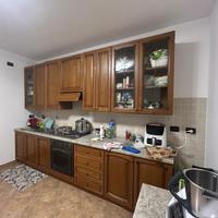 Cucina lineare in noce