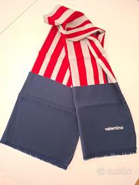 Sciarpa in seta firmata Valentino anni 70/80.