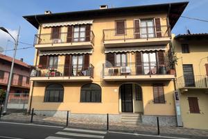 2 LOCALI A CASTELLETTO CERVO