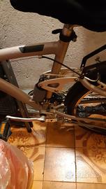 bicicletta DECATHLON UOMO CITYBIKE AMMORTIZZATA