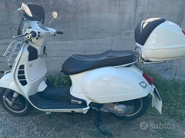 Vespa GTS 300 Super