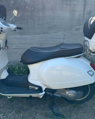 Vespa GTS 300 Super