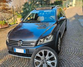 Volkswagen Passat Alltrack 2.0 TDI DSG 4motion Blu