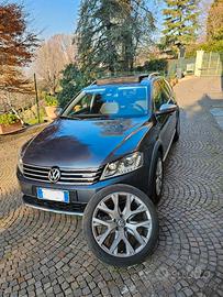 Volkswagen Passat Alltrack 2.0 TDI DSG 4motion Blu