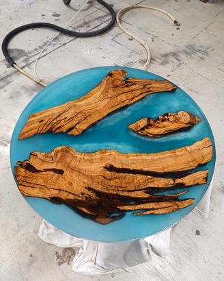 tavoli in legno e resina