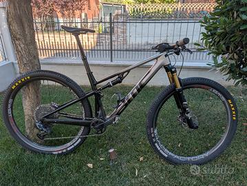 MTB BMC Fourstroke Fox 34 completa