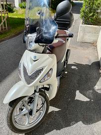 Scooter Suzuki 125 sixteen