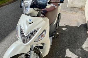 Scooter Suzuki 125 sixteen