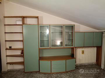Arredo completo di mobile soggiorno libreria e gua