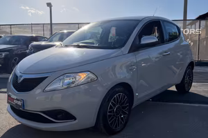 Lancia Ypsilon 1.2 69 CV 5 porte Mya