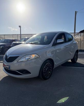 Lancia Ypsilon 1.2 69 CV 5 porte Mya
