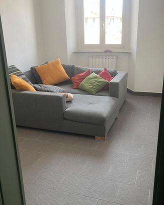 Divano 5/6 posti con chaise longue