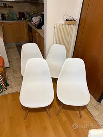 Sedie bianche stile scandinavo