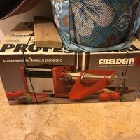 Macchinetta per pomodori elettrica