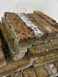 Tufo per arredo giardino