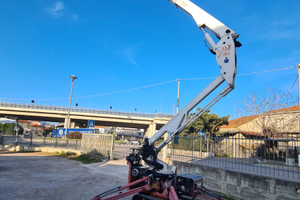 Piattaforma Aerea cingolata marca EASY LIFT R160