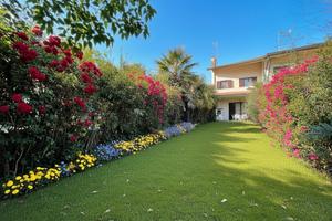 Villa con tre camere piscina ed ampio giardino