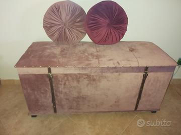 Panca o cassapanca in velluto