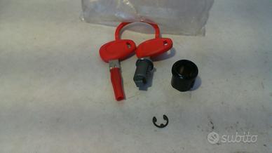 KIT RICAMBIO SERRATURA BAULE PEGASO APRILIA AP8796