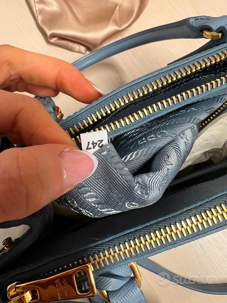 Prada clearance borsa azzurra