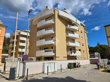 4 LOCALI A ASCOLI PICENO