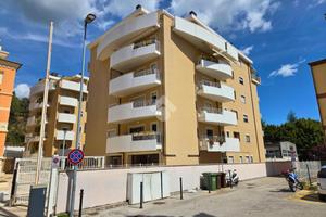 4 LOCALI A ASCOLI PICENO