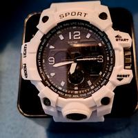 orologio sport digitale bianco
