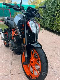 Ktm Duke 390 grigia