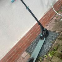 Monopatibo eletrico marca lancia