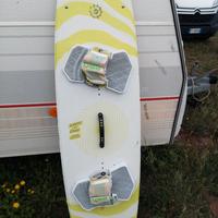 Kitesurf twintip Slingshot 137