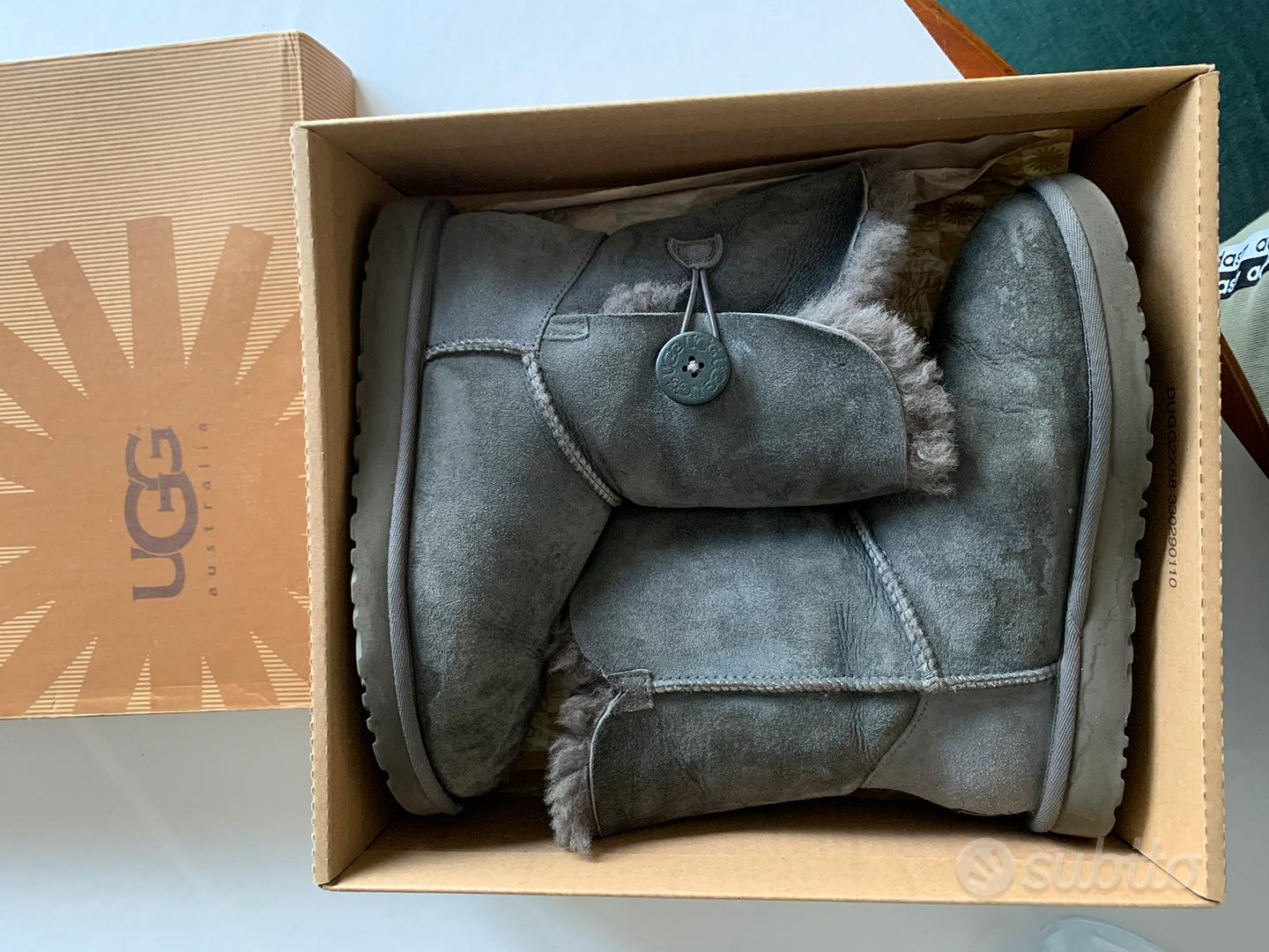 Ugg neri con on sale bottone