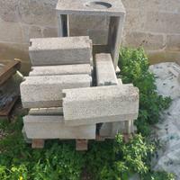 Basoli in cemento e mattoncini per marciapiede