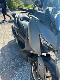 X-Max 300 Tech Max