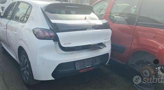 Peugeot 208 2025 portiera portellone ponte Ricambi