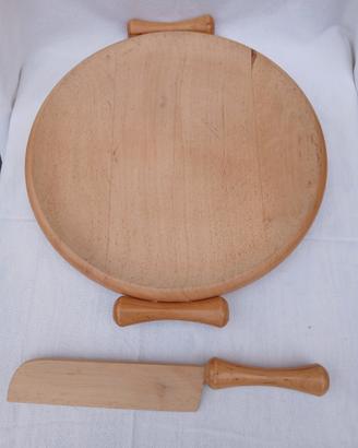 TAGLIERE E COLTELLO IN LEGNO
