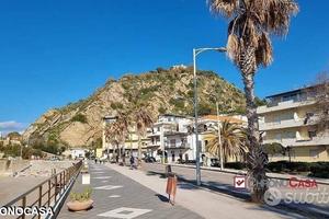 Capo d'Orlando, appartamento con p. auto a pochi