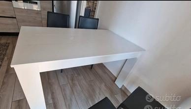 Tavolo da pranzo