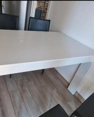 Tavolo da pranzo