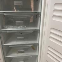 Congelatore Verticale Liebherr NoFrost 7 Cassetti