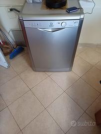 Lavastoviglie Indesit