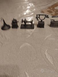 miniature di oggetti casalinghi 