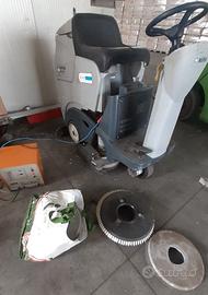 lavapavimenti Nilfisk BR 751