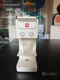 Illy Iperespresso Y3.3 macchina caffè