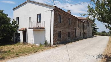Casa in campagna vicino a Montecastrilli