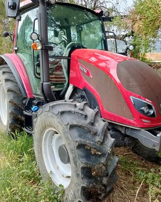 Trattore valtra