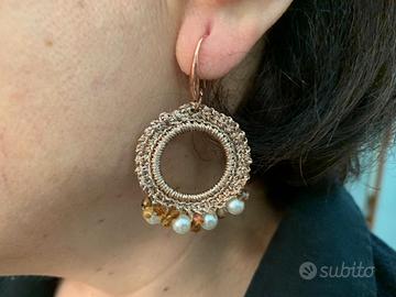 Orecchini in cotone lame’ fatti a mano.color bronz