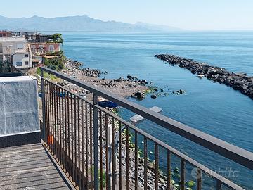 Mansardina fronte mare