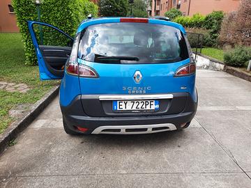 automobile monovolume come nuova