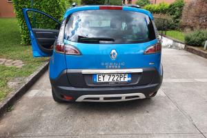 automobile monovolume come nuova