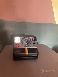 Polaroid Now Plus + accessori + 5 filtri obiettivo